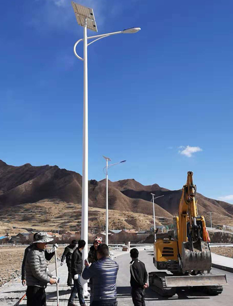 甘南碌曲10米安定太阳能路灯项目