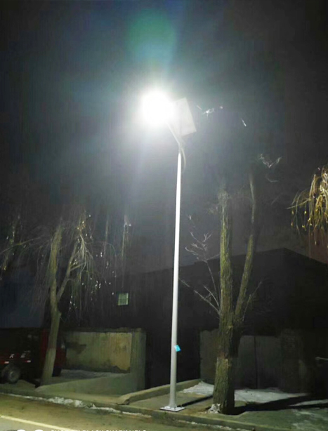 积石山县安定太阳能路灯项目